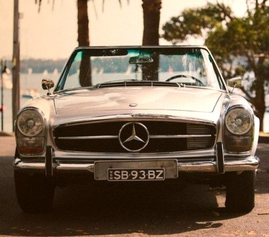 Mercedes-Benz 230SL (Instagram @jetlagshelby)