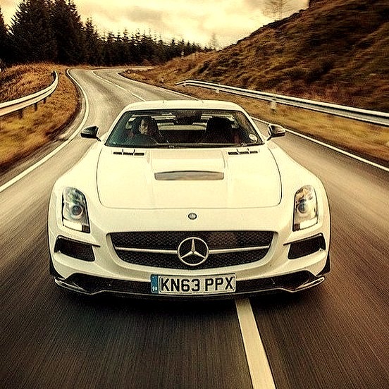 Mercedes-Benz SLS AMG (Instagram @supertweaks)